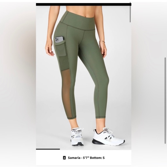 Fabletics Powerhold Capri Leggings Size Small - Picture 6 of 6